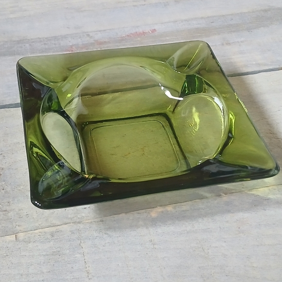Vintage Green Glass Ashtray Square Mid-Century Modern - Picture 3 of 12
